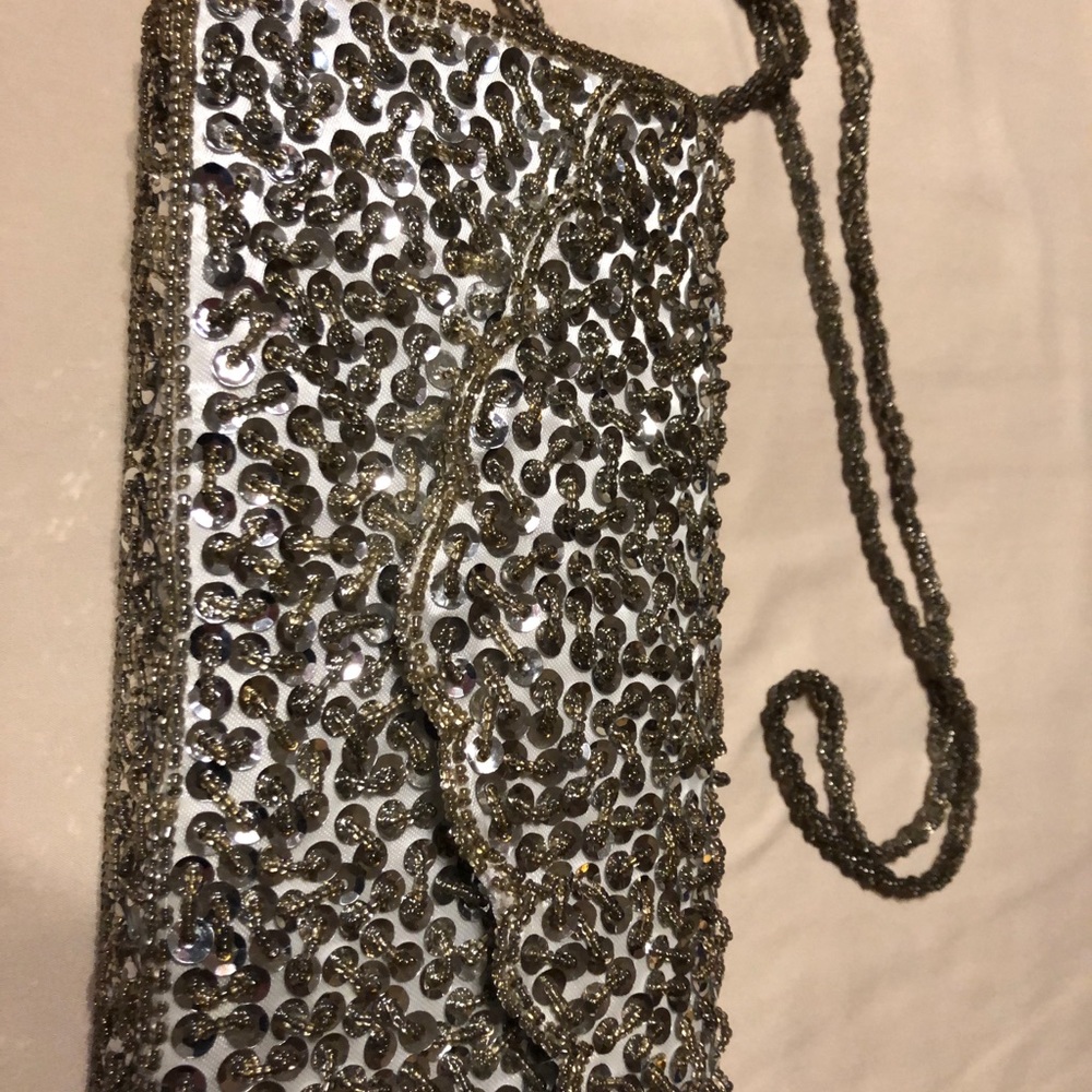 Clutch - Picture 6 of 6